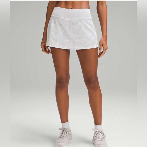 Lululemon skirt - Picture 1 of 7